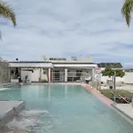 Adan Con Piscina Majestuosa Cádiz