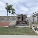 Adán Con Piscina Majestuosa