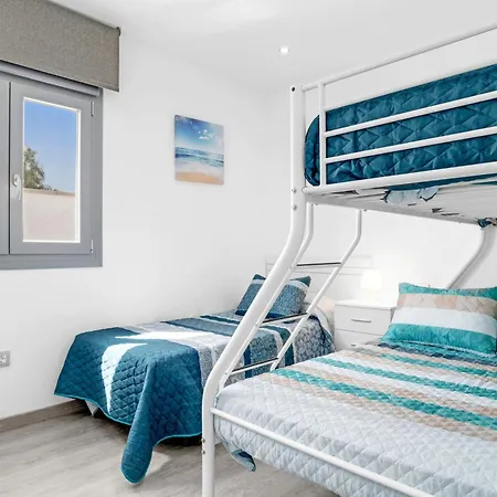 Adán Con Piscina Majestuosa * Cadice