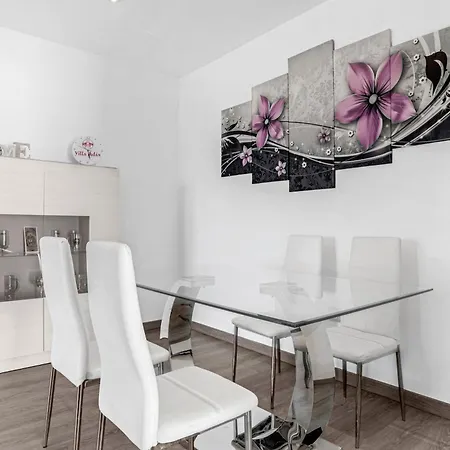 Adán Con Piscina Majestuosa *