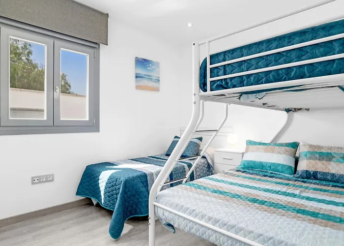 Adan Con Piscina Majestuosa * Kadyks