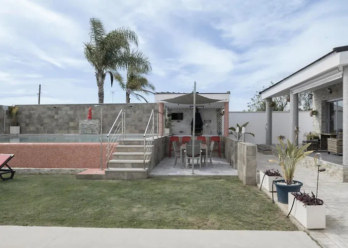 Adán Con Piscina Majestuosa Casa rural